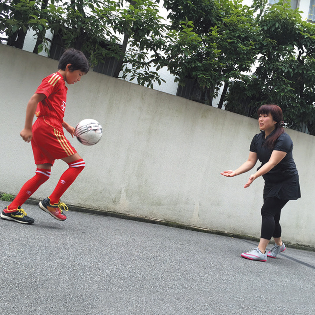サカママをもっと楽しむための5つの秘訣⑤運動音痴でも気にしない！親子でサッカーの練習をする