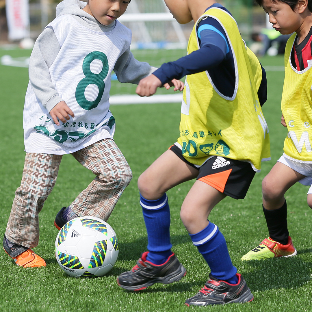 捻った、ぶつけた、わけではないのに子供が体を痛がったら？