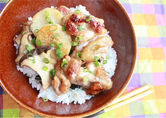 サカママレシピ ―照り焼きチキンと長いものスタミナ丼―