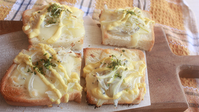 サカママレシピ ―シラス＆チーズのカルシウムトースト―