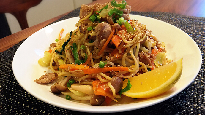 サカママレシピ ―レモンを隠し味に!!さっぱり焼きそば―