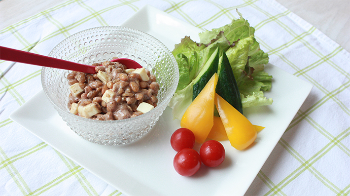 サカママレシピ ―納豆とチーズの梅風味ディップ―