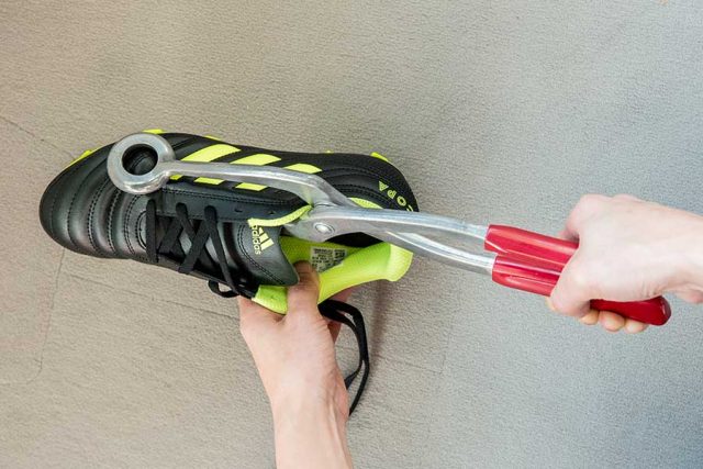 スパイクやトレシューを履くと「甲が痛い、小指が痛い!」ーその対処法は?