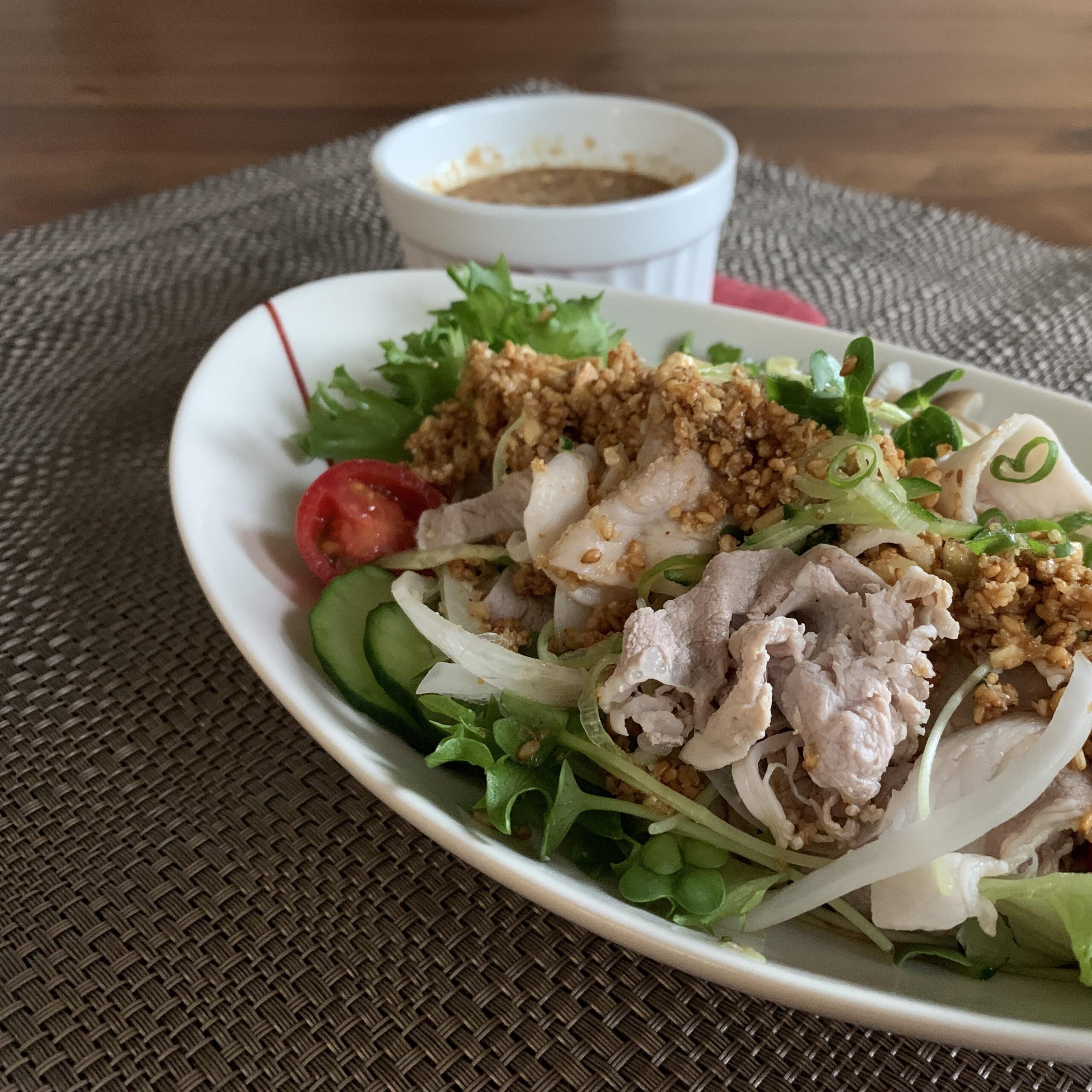 ゴマたっぷり疲労回復冷しゃぶサラダ