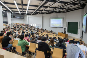 中央大学商学部で学ぶスポーツ・ビジネス・プログラム「Jリーグ・ビジネス論」