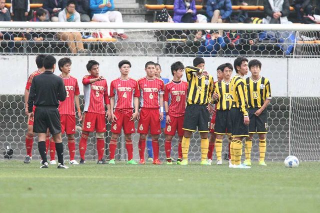 変更2:フリーキックの壁入り禁止