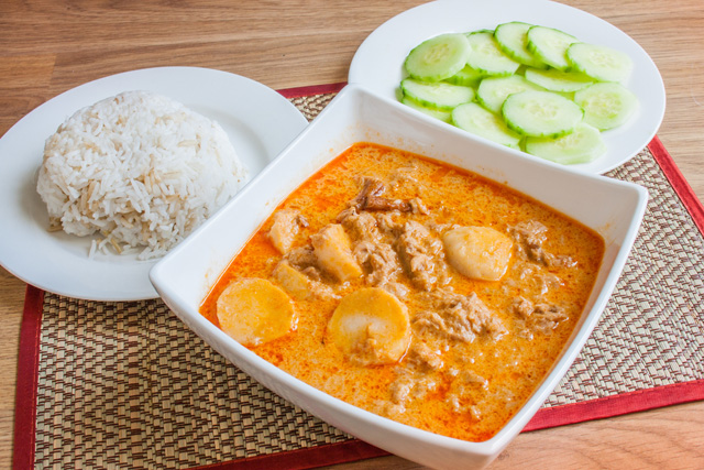 ヨーグルトとトマトのツナカレー