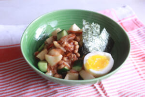 【サカママレシピ】食感も楽しい☆納豆とキムチと長イモのコロコロ丼