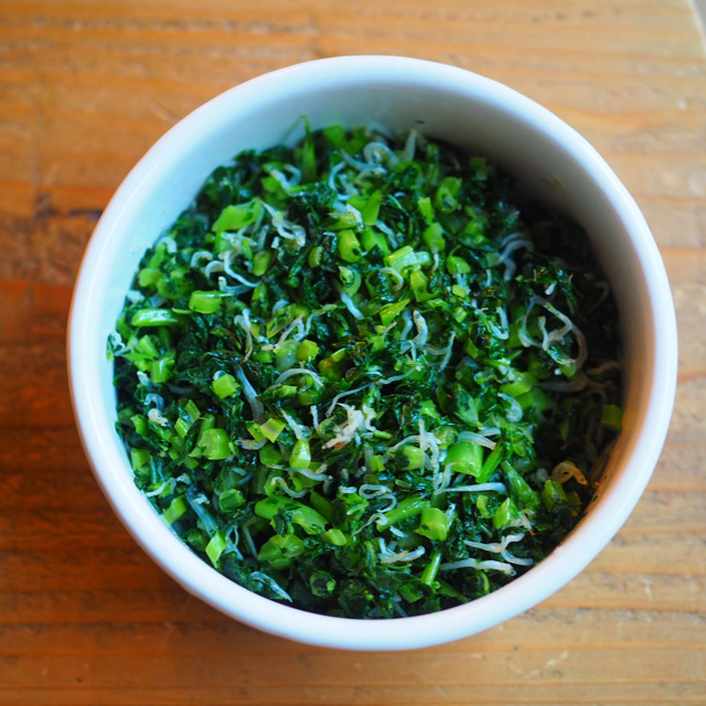 カブの葉とちりめんじゃこのふりかけ