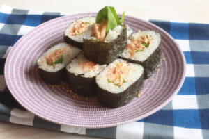 【サカママレシピ】手軽にできる☆納豆とキムチの巻きずし