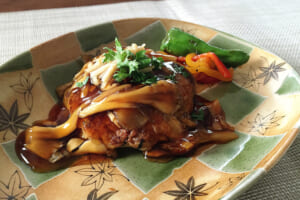 【サカママレシピ】生姜焼き風キノコあんかけハンバーグ