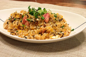 【サカママレシピ】塩焼き鳥と塩昆布の和風チャーハン