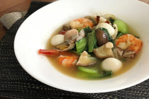 【サカママレシピ】チンゲン菜とシーフードのトロリ中華スープ
