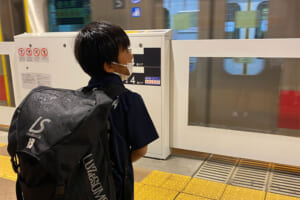 渋谷駅で迷子？！小学2年生が1人でサッカー練習場へ
