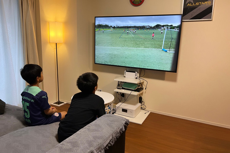 子どものサッカーの試合動画、見る？見ない？