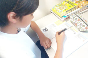 慣れない環境に頑張る我が子をどうサポートする？