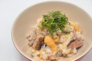 お手軽♪どんぶりスタイル焼きサバ寿司