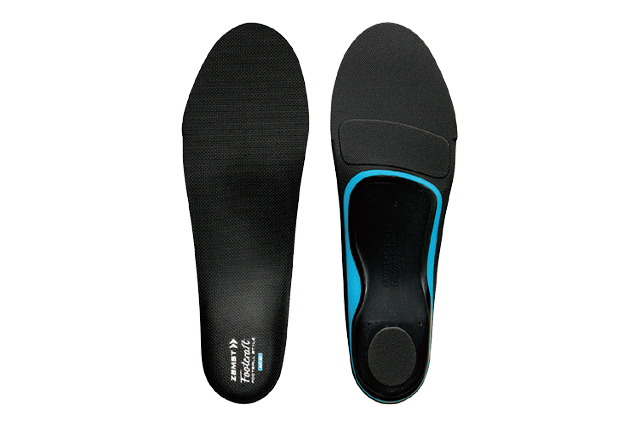 ザムスト フットクラフトフットボールスタイル 6,270円（税込）