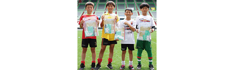 参加者全員にウタマロ石けん、ウタマロキッチンの試供品が贈られました。