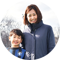 横谷輝子さん・遥介くん（小1）