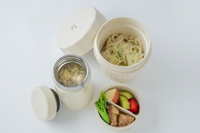 試合前後の栄養チャージに肉玉あんかけうどん弁当