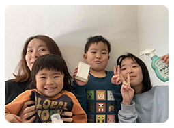 松澤佳子さん・渚月ちゃん（小5）・尊成くん（小1）・珠月ちゃん（年少）