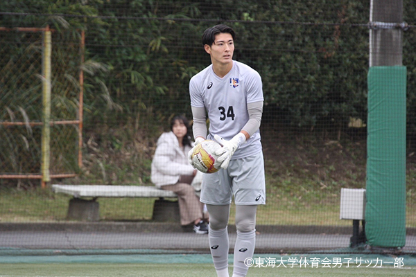 東海大学体育会男子サッカー部の鈴木将永選手が出場している試合風景
