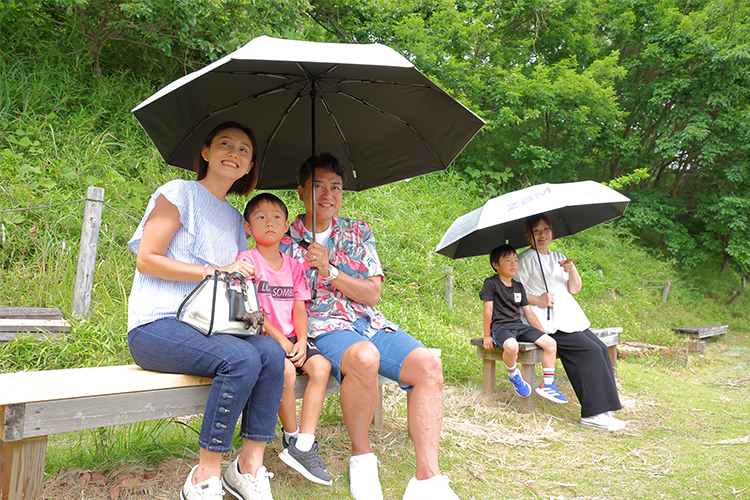 折りたたみ式日傘・ザムスト(ZAMST)の「WIDE SUNSHADER(ワイドサンシェイダー)」