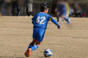 運を集める！？ ゴミ拾いを1年以上続けている11歳のサッカー少年